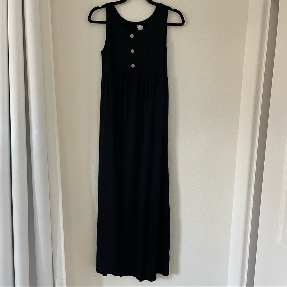 Violet and Ruby Maternity Sleeveless Dress with button detail - size Small